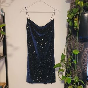 💙 Faux velvet mini dress • Zaful